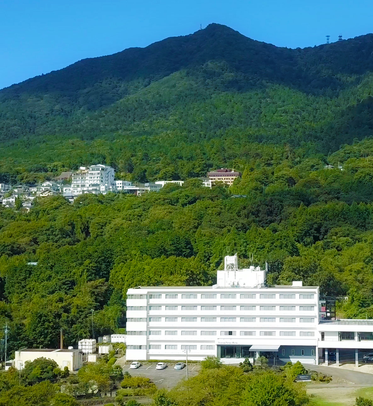 筑波温泉ホテル 公式 筑波山の中腹にある唯一の自家源泉かけ流しの宿